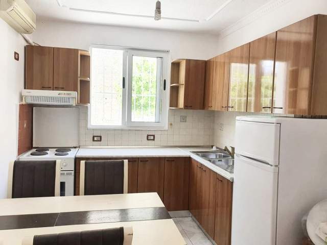 Tirane, jepet me qera apartament 1+1 Kati 2, 65 m² 31.000 Leke (Rruga Niko Avrami,Shkolla Bajram Curri)