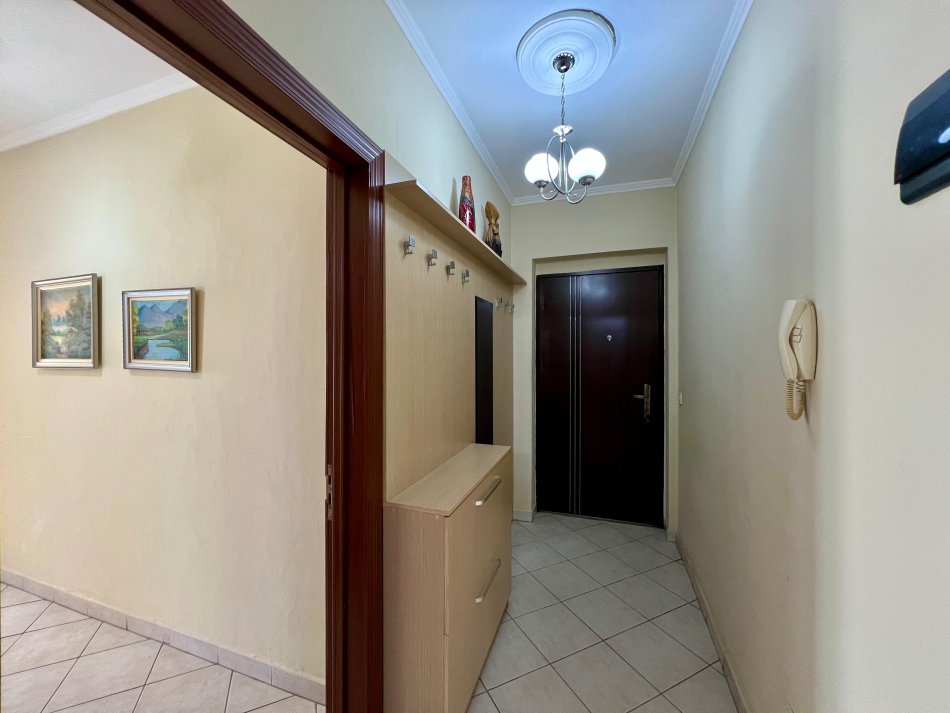 Tirane, jepet me qera apartament 2+1+Aneks Kati 8, 110 m² 600 € (Rruga Dritan Hoxha)