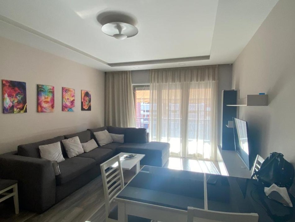 Tirane, shitet apartament 1+1+Ballkon Kati 7, 650 m² (Rruga e kavajes , kompleksi delijorgji)