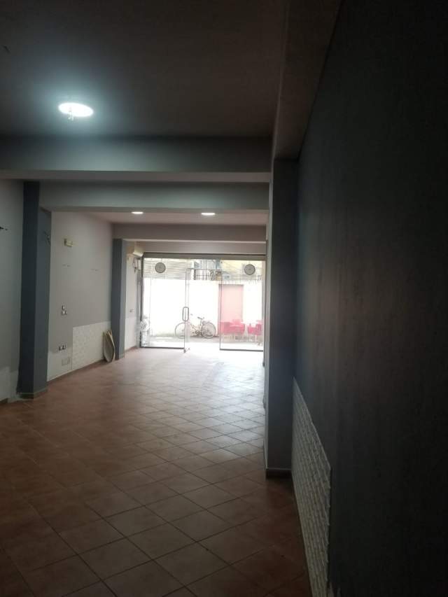 Tirane, jap me qera ambjent biznesi Kati 0, 62 m² 400 Euro (rruga mustafa lleshi)