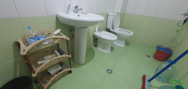 Tirane, jap me qera apartament 2+1+BLK Kati 5, 93 m² Leke (Rruga Muhamet Deliu)
