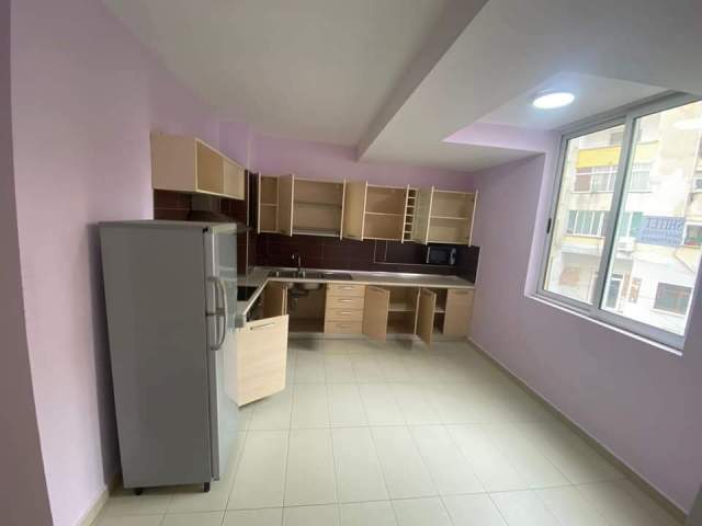 Tirane, shitet apartament 2+1+BLK Kati 2, 110 m² 105.000 Euro (Materniteti)