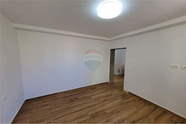 Tirane, shitet apartament Kati 3, 59 m² 98.000 Euro (Bulevardi bajram curri)