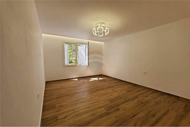Tirane, shitet apartament Kati 3, 59 m² 98.000 Euro (Bulevardi bajram curri)