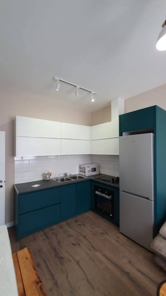 Tirane, jepet me qera apartament 2+1+Ballkon Kati 4, 60 m² 700 € 