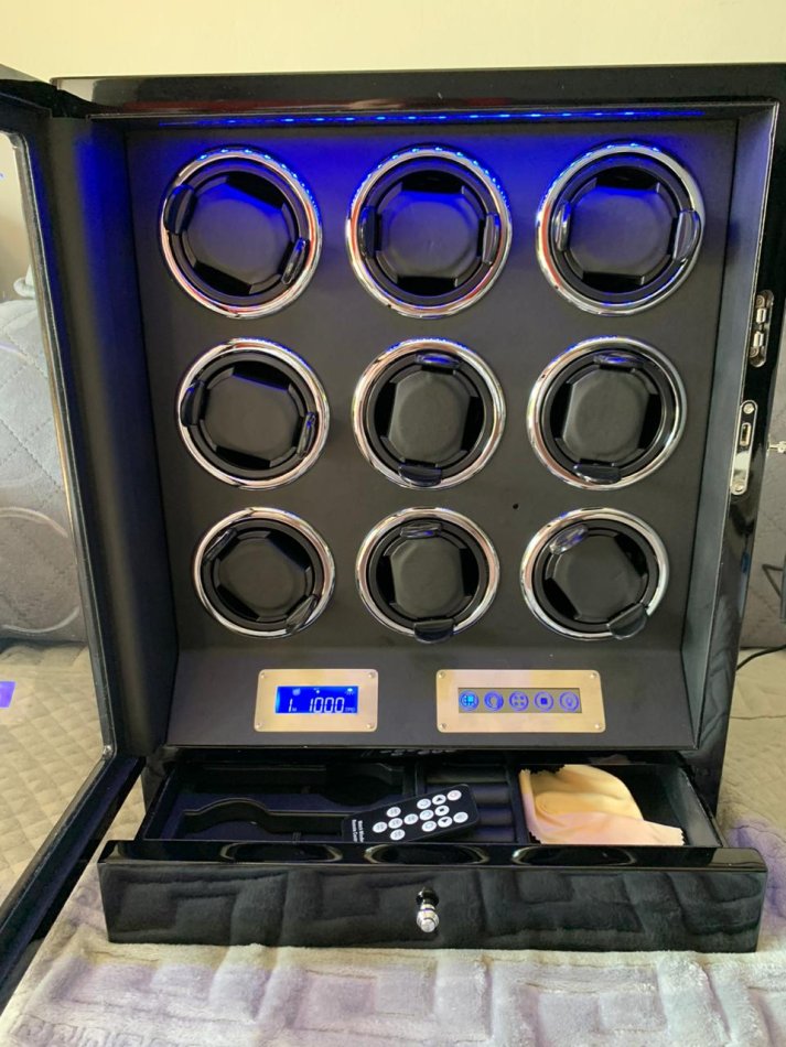 Tirane, shes SHITET KUTI ORASH LUKSOZE ME KURDISJE EDHE AKSESORESH E ARDHUR NGA ZVICRA ME DRRU PIANO BLACK ME LED TOUCH ME PULT 9+2 2.500 €