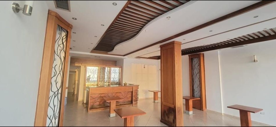 Durres, shitet dyqan Kati 1, 89 m² 395.000 € (Shkembi Kavajes)