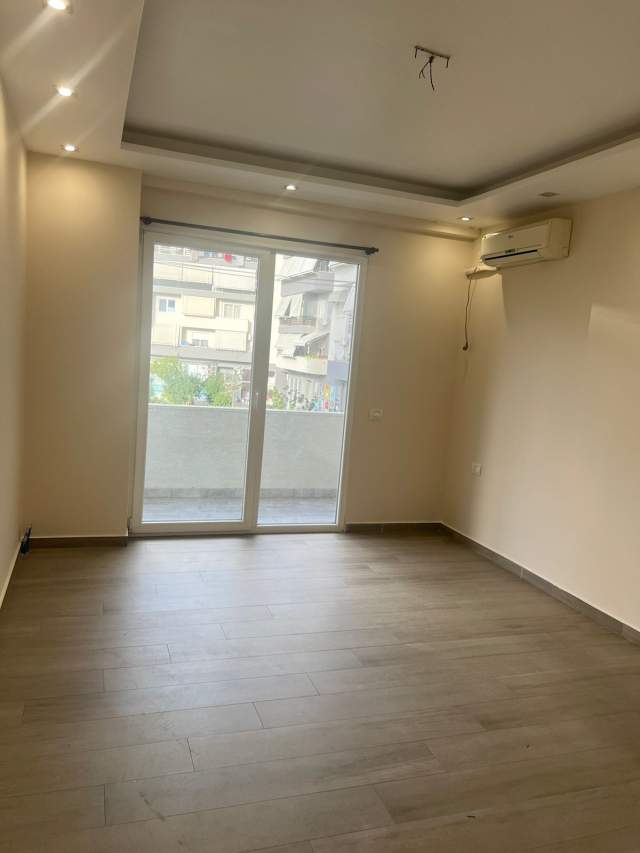 Tirane, jepet me qera apartament 1+1+BLK Kati 1, 72 m² 550 Euro (Kompleksi Kika 2)