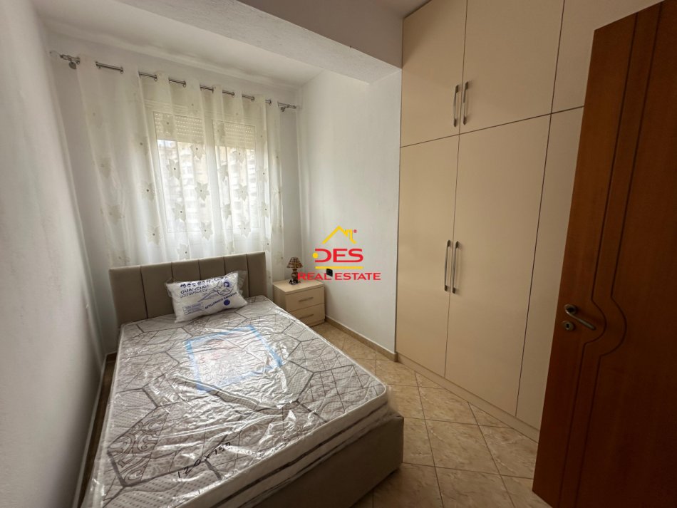 Vlore, jepet me qera apartament 2+1 Kati 2, 110 m² 400 € (Rruga Hasan Kushta)