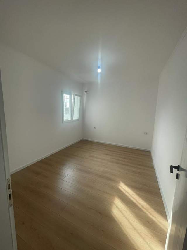 Tirane, shitet apartament 2+1 Kati 2, 80 m² 115.000 Euro (Ish restorant Durrsit)