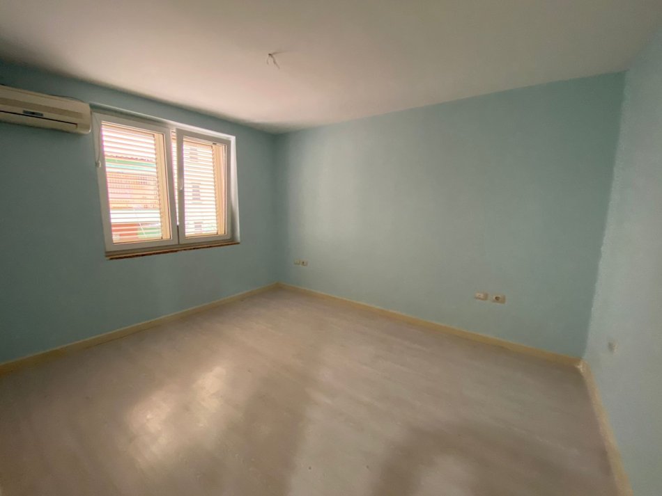 Tirane, jepet me qera zyre Kati 2, 80 m² 700 € (Sheshi Willson)