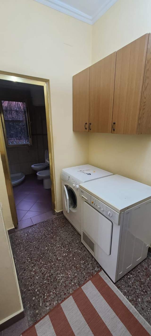 Tirane, jepet me qera apartament 1+1 Kati 1, 35 m² 380 Euro (Myslym Shyri)