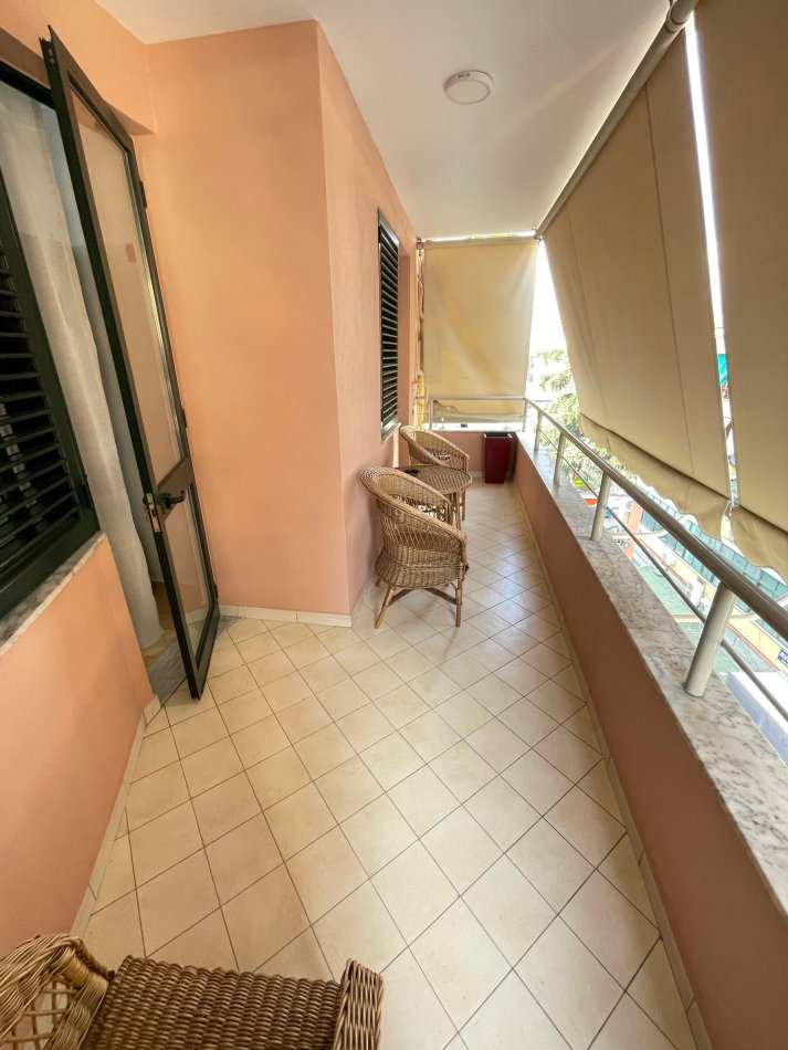 Tirane, jepet me qera apartament 2+1 Kati 5, 95 m² 650 € (21 dhjetori)