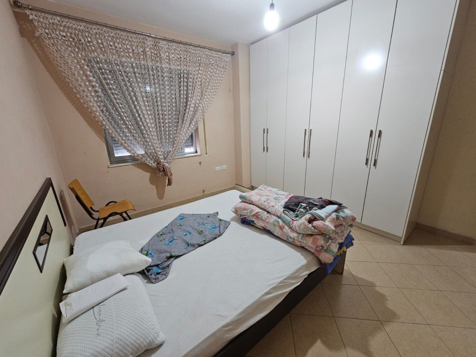 Tirane, jepet me qera apartament 1+1 Kati 5, 72 m² 300 € (Fresk)