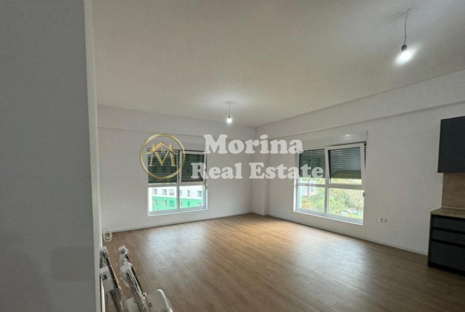 Tirane, jepet me qera apartament 2+1 Kati 7, 100 m² 350€ (Ali Demi)