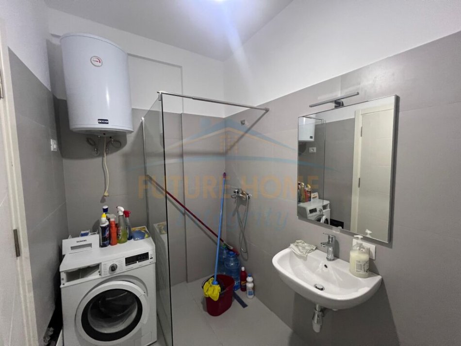 Tirane, jepet me qera apartament 1+1 Kati 2, 68 m² 600 € (Sadik Petrela)