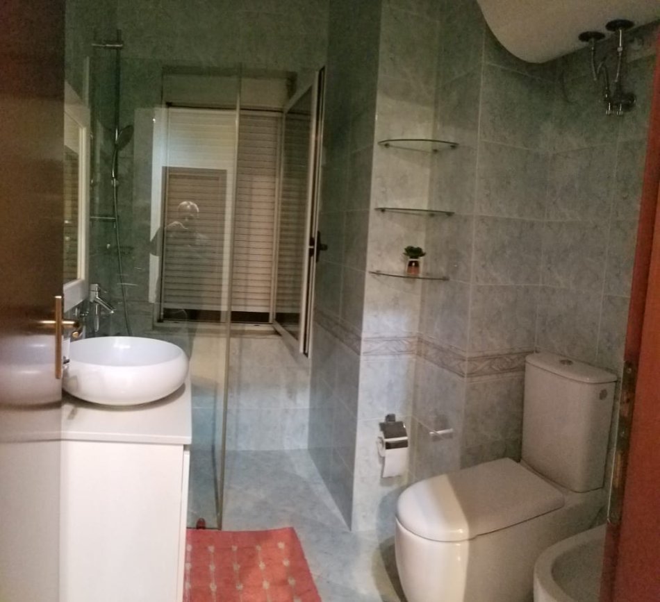 Tirane, jepet me qera apartament 2+1 Kati 7, 110 m² 750 € (Pazari Ri)