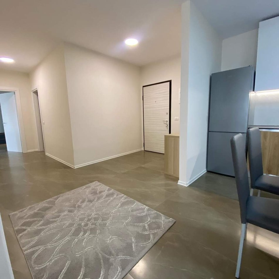 Tirane, jepet me qera apartament 3+1 Kati 6, 130 m² 700 € (rruga Beniamin kruta)