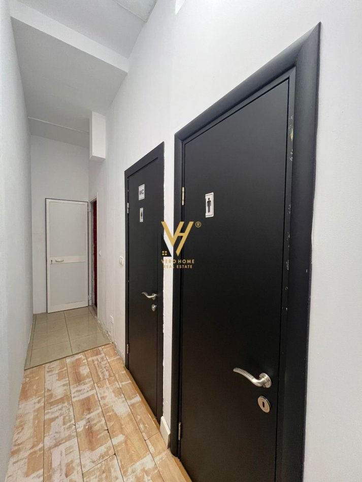 Tirane, jepet me qera zyre Kati 0, 200 m² 2.500 € (SELVIA)