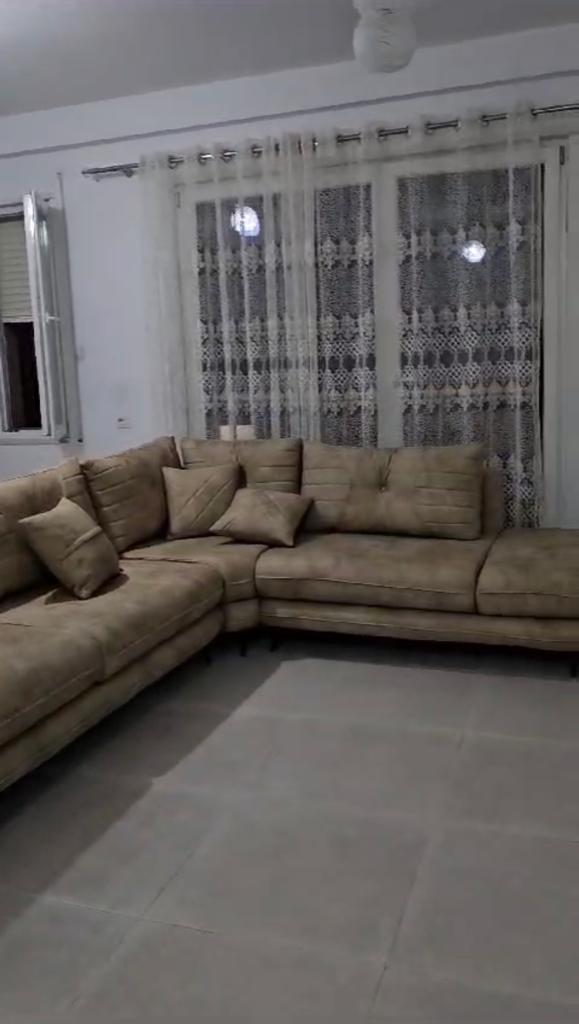 Tirane, jepet me qera apartament 2+1+BLK Kati 4, 90 m² 500 Euro (Rezidenca 3D)