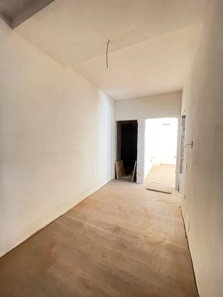 Tirane, shitet apartament 2+1 , 97 m² 122.000 € (Prane Vila L)