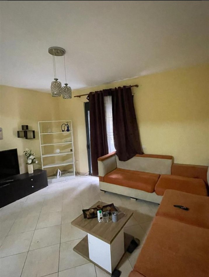 Tirane, jepet me qera apartament 1+1 Kati 1, 75 m² 300 € (Fresk)