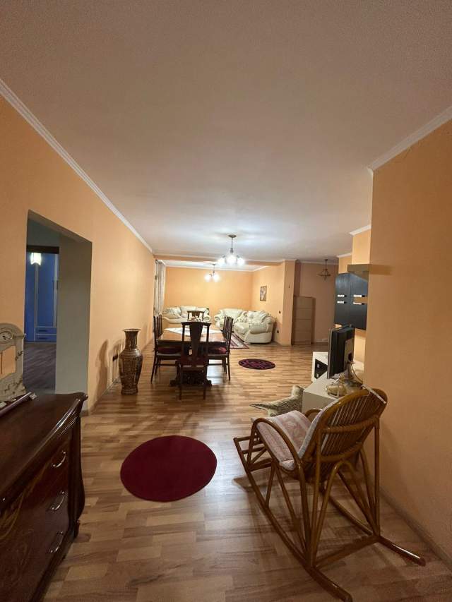 Tirane, jepet me qera apartament 2+1 +2  Kati 6, 130 m² 700 Euro  tek Rruga e Elbasanit