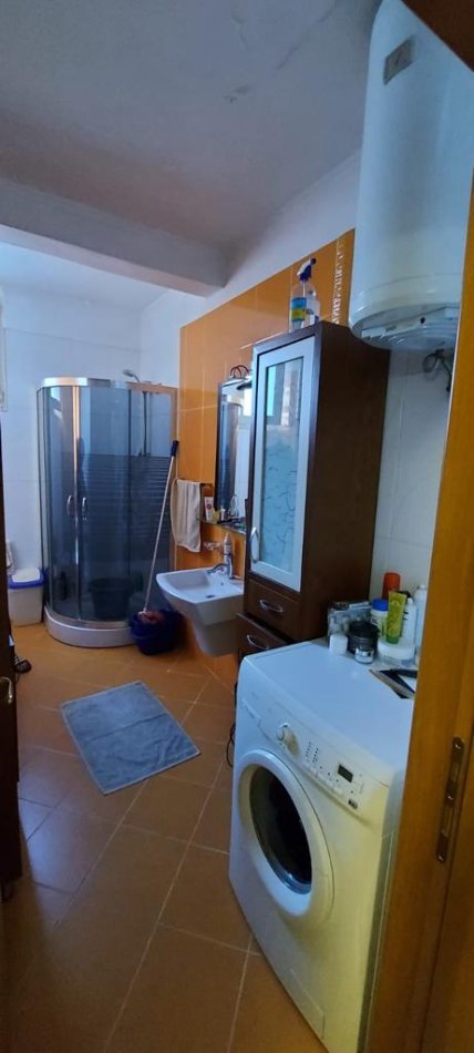 Tirane, jepet me qera apartament 2+1 Kati 3, 100 m² 650 € (Stadiumi dinamo)