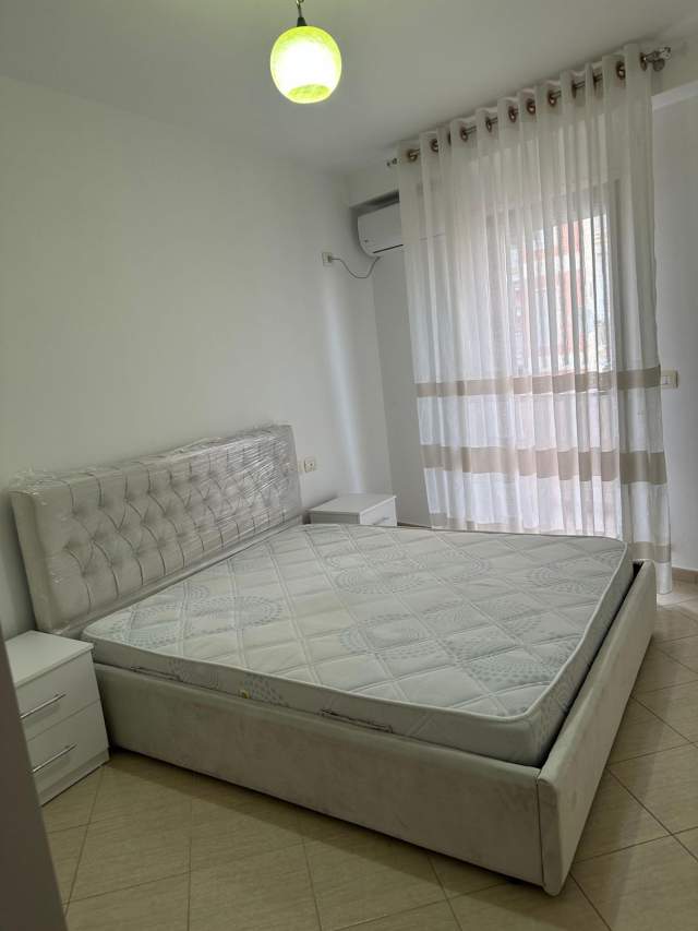 Tirane, jepet me qera apartament 2+1+BLK Kati 3, 80 m² 400 Euro (Zogu i Zi)