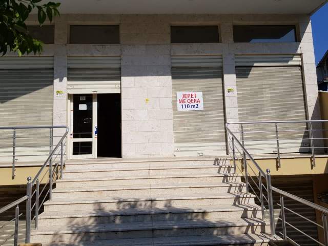 Elbasan, jepet me qera ambjent biznesi 210 m² 1.000 Euro
