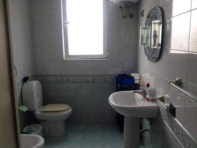 Tirane, jepet me qera apartament 1+1+A Kati 3, 50 m² 37.000 Leke (Siri Kodra)