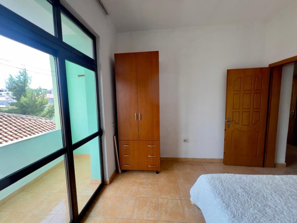 Tirane, shitet apartament 1+1+Ballkon Kati 4, 50 m² 69.000 € (rruga Vedat Kokona)
