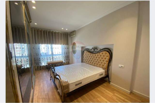 Tirane, jepet me qera apartament 122 m² 1.200 Euro (Liceu Artistik)