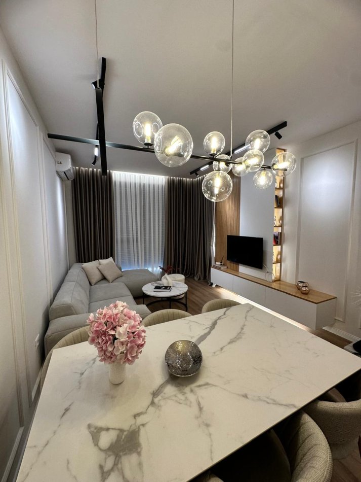 Tirane, jepet me qera apartament 2+1+Ballkon Kati 7, 100 m² 1.000 € (Porcelan)
