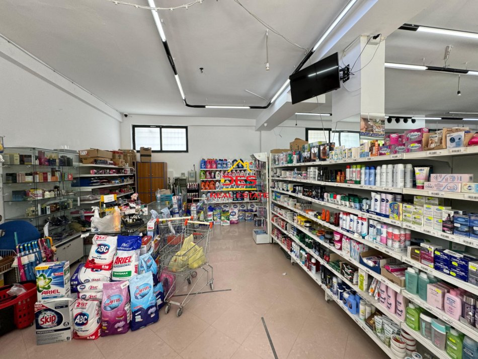 Vlore, shitet ambjent biznesi Kati 1, 188 m² 526,400 € (Rruga Fejzo Mema)