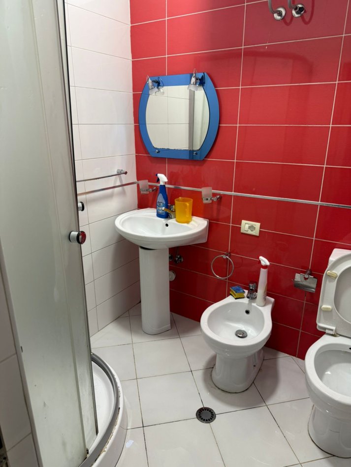 Tirane, jepet me qera apartament 2+1 Kati 2, 85 m² 500 € (21 dhjetori)