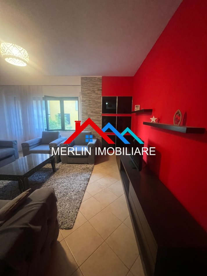 Tirane, shitet apartament 1+1+Ballkon Kati 2, 73 m² 125.000 € (Bill Klinton)