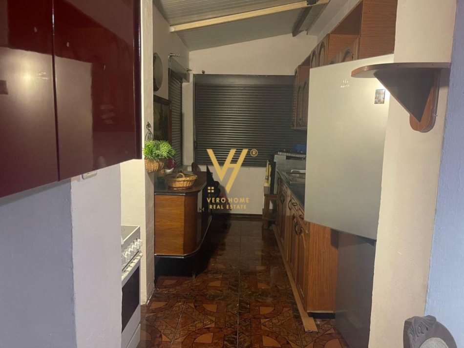 Tirane, jepet me qera apartament 2+1 Kati 2, 105 m² 600 € (STADIUMI DINAMO)