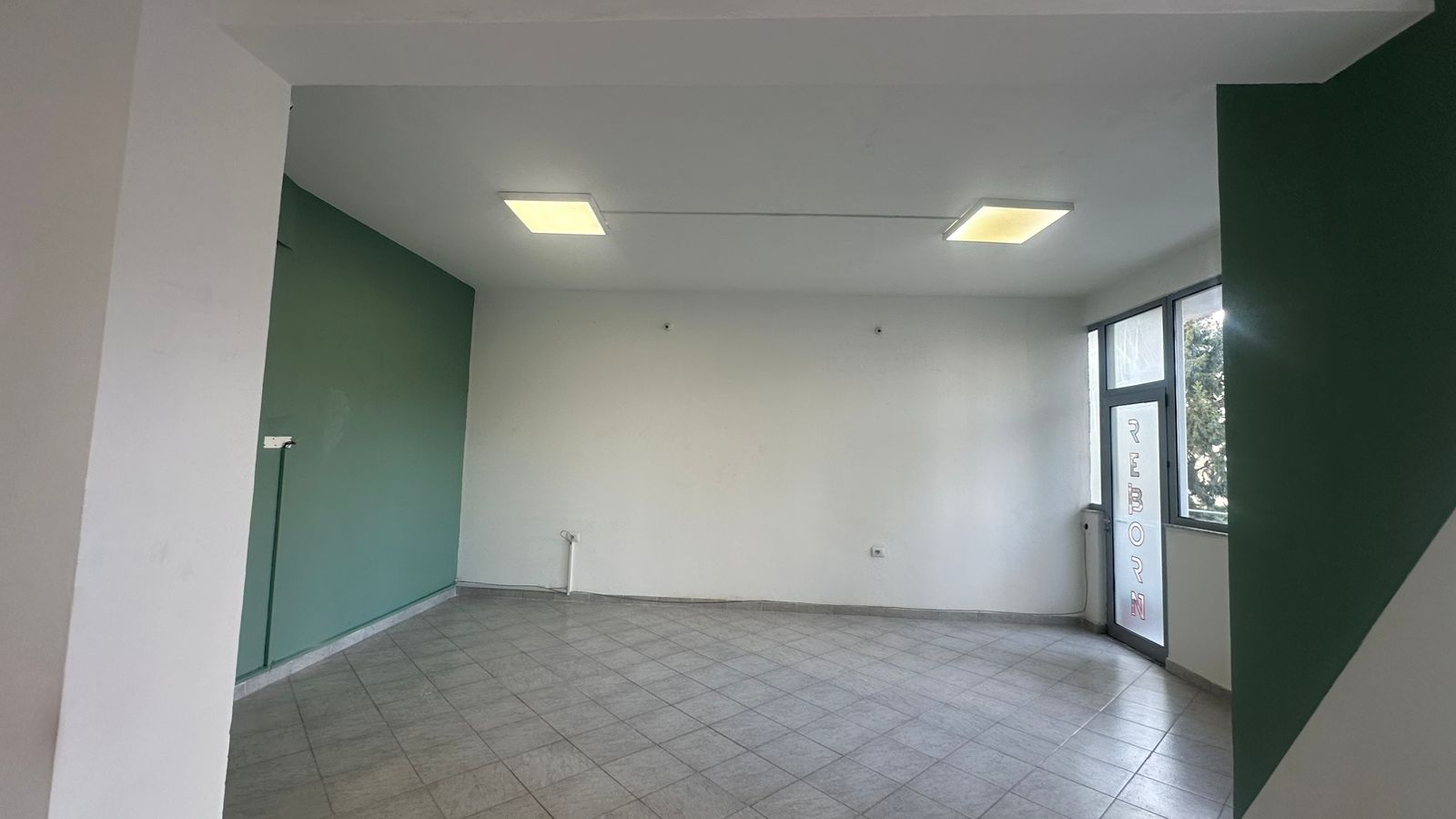Qera, Ambient Biznesi, Brryli, Tiranë - 350€ | 80.5 m²