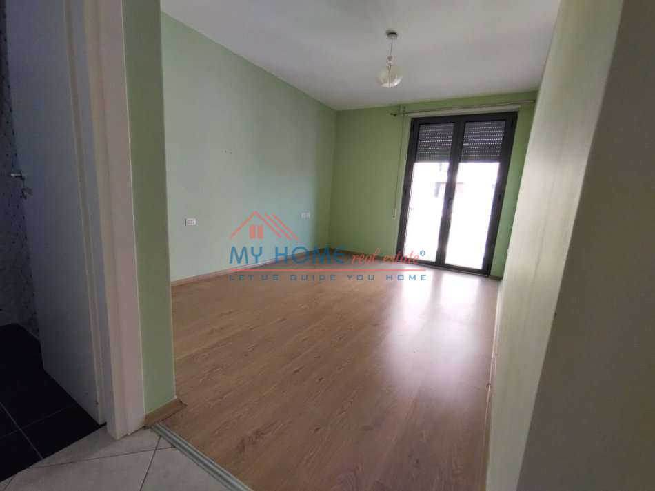 Tirane, jepet me qera apartament 2+1 Kati 3, 90 m² 550 € 