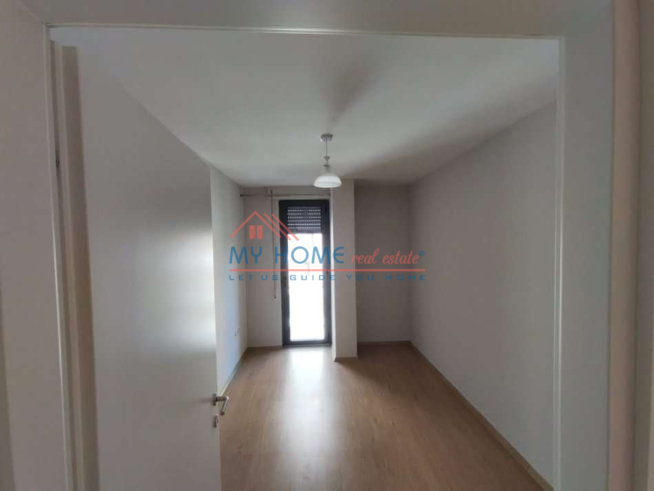 Tirane, jepet me qera apartament 2+1 Kati 3, 90 m² 550 € 