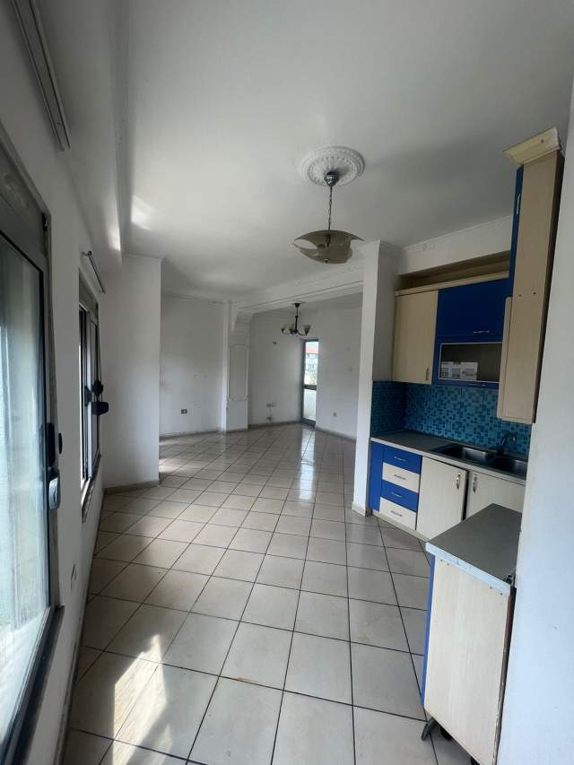 Tirane, jepet me qera apartament Kati 5, 120 m² 400 Euro (Jordan Misja)