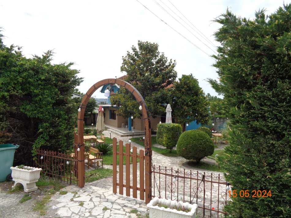 Kruje, shitet Truall dhe Ndertese, 3.600.000 Leke (Thumane)