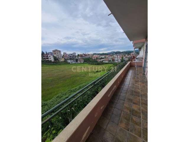 Tirane, jepet me qera Vile 2+1+A+BLK Kati 3, 100 m² 400 Euro (Qyteti Studenti)