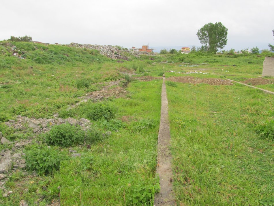 Fier, Shitet Truall 5,000 m2 + Ndertese 317 m2, 39,600,000 Leke, "Sheq i Madh"