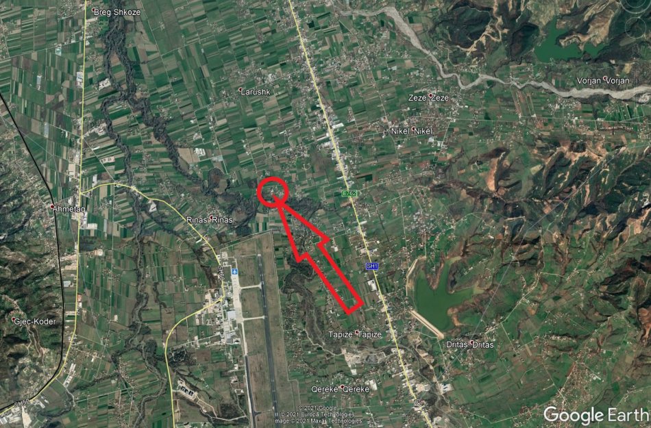 Kruje, shitet 300 m2 Truall; 150 m2 Ndertese;   912.000 Leke (Nikel)