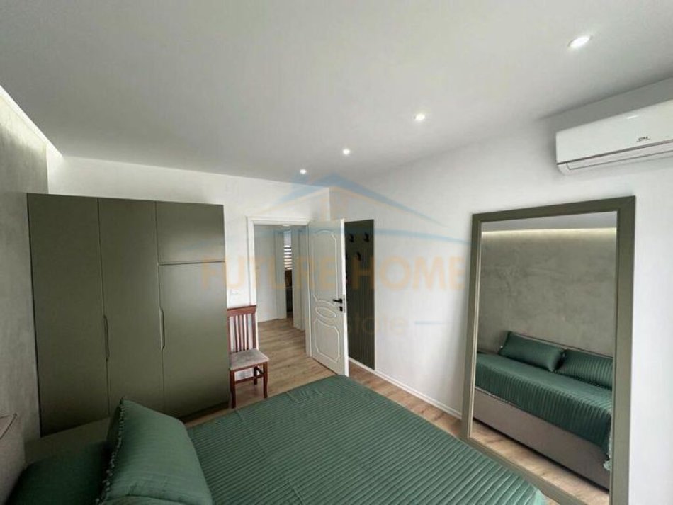 Korce, jepet me qera apartament 2+1 Kati 4, 65 m² 400 € (Lagjia 12)
