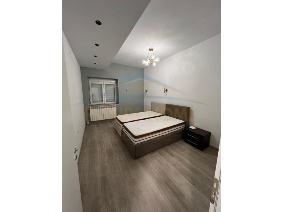 Korce, shitet apartament 2+1 Kati 1, 90 m² 71.400 € (Lagjia 18)