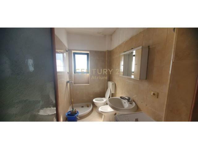 Tirane, shitet apartament 1+1+BLK Kati 4, 56 m² 85.000 Euro (Brryli)