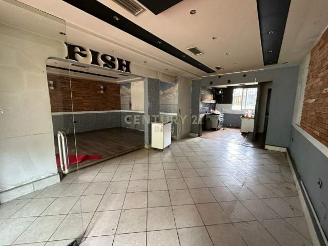 Tirane, jepet me qera ambjent biznesi Kati 0, 157 m² 800  (Ali Demi)